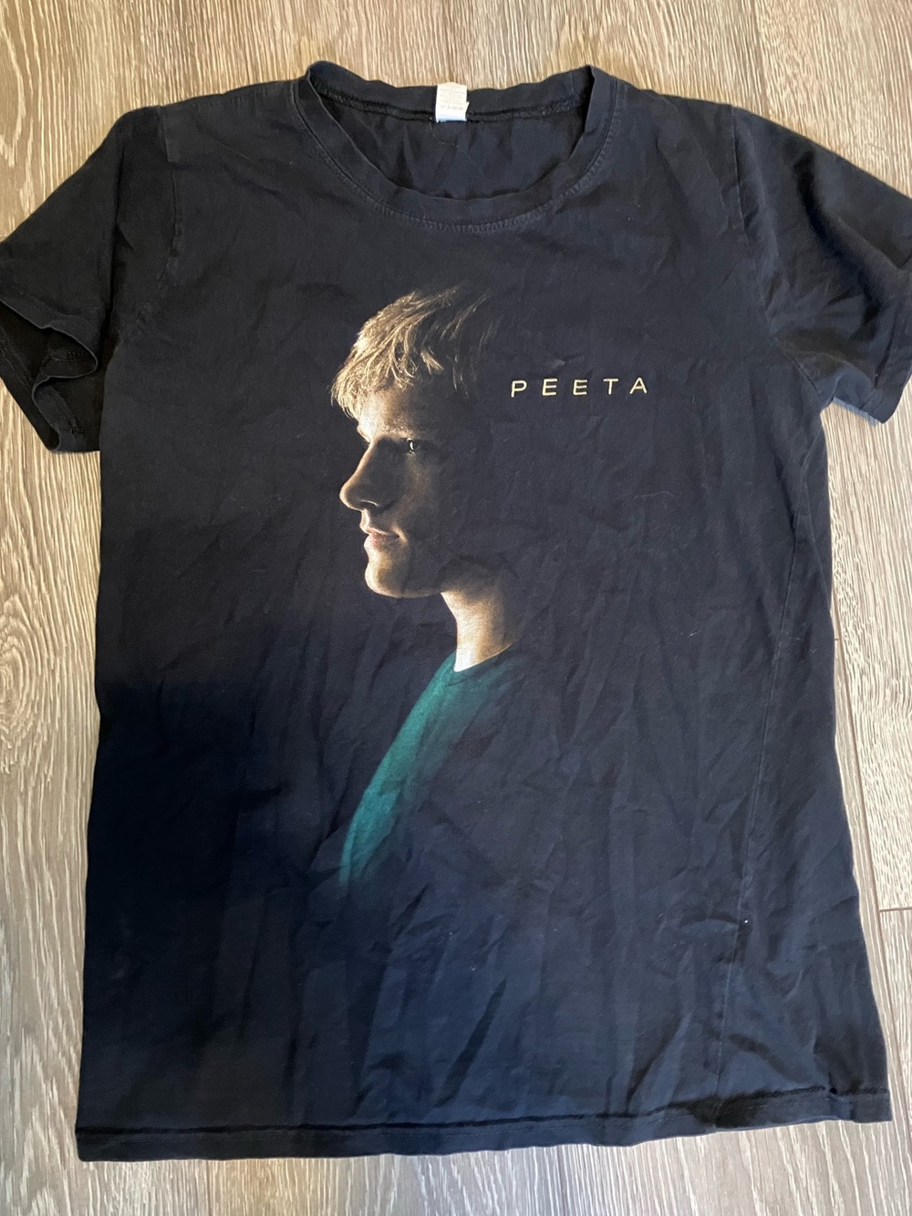 ✨VTG✨Hunger Games "Peeta" Graphic Movie PROMO Tee with Side Portrait